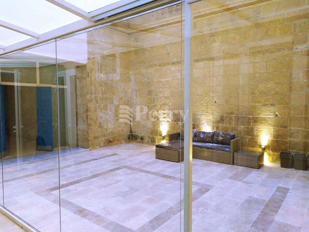 Valletta<br>Duplex Apartment