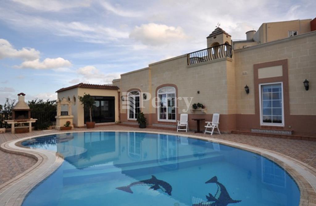 Bahar ic-Caghaq<br>Villa