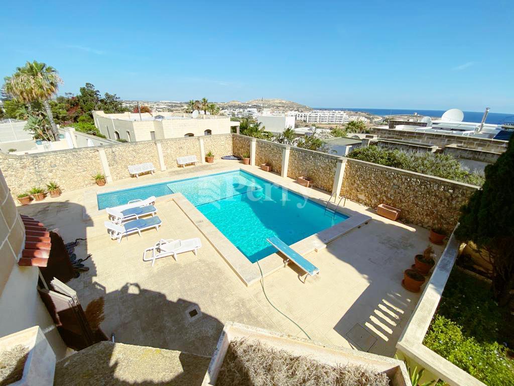 Bahar ic-Caghaq<br>Villa
