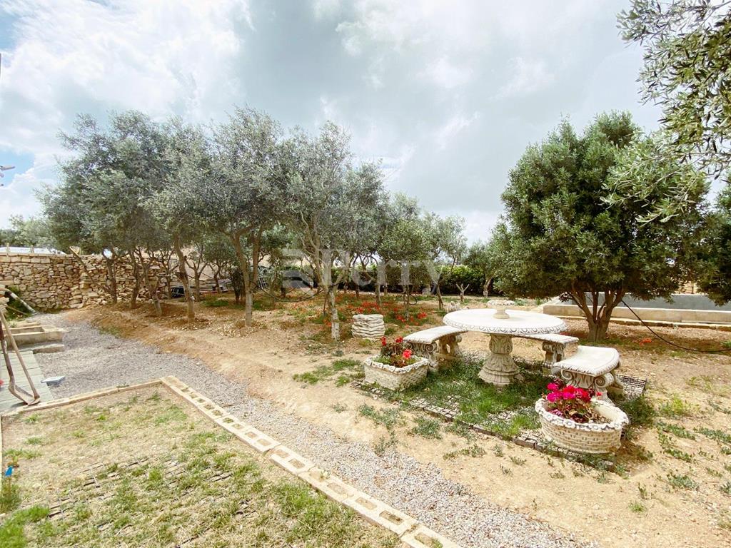 Dingli<br>Farmhouse