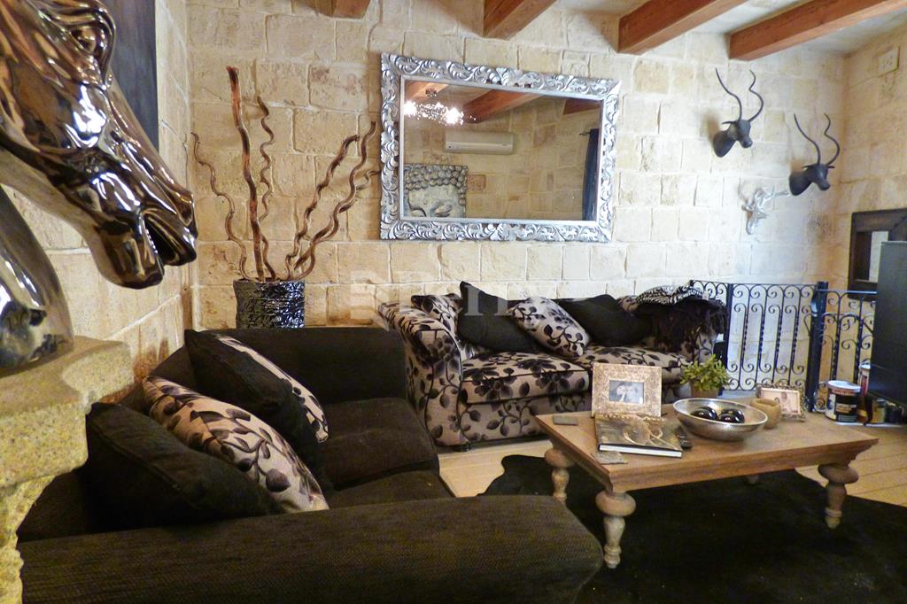 Lija<br>House of Character