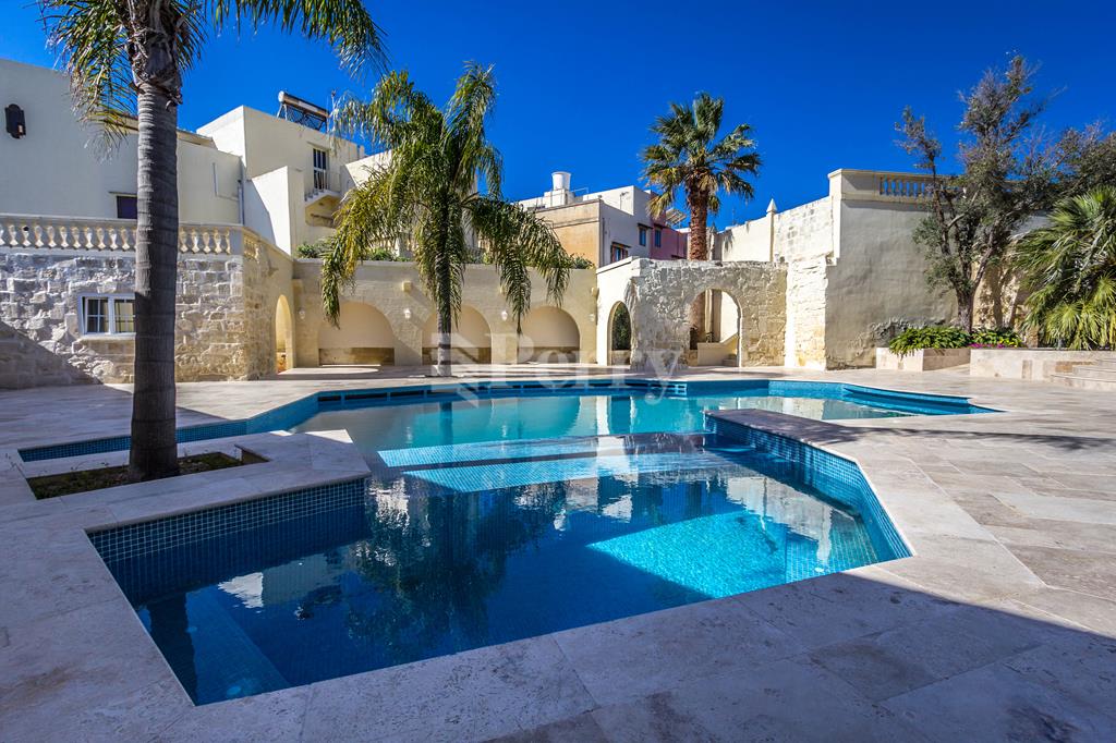 Lija<br>House of Character
